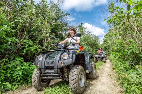 沖縄バギー体験